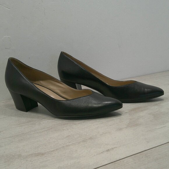 Naturalizer Black Classic Reto Leather Pointed Toe Mali Pumps Size 9 W | Wide - Picture 2 of 12